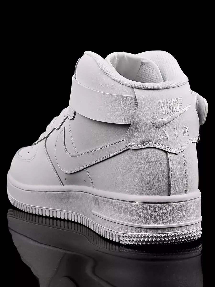 Bota Nike Air Force 1 – Icónica, moderna y resistente