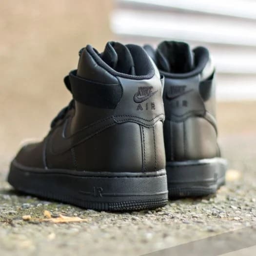 Bota Nike Air Force 1 – Icónica, moderna y resistente