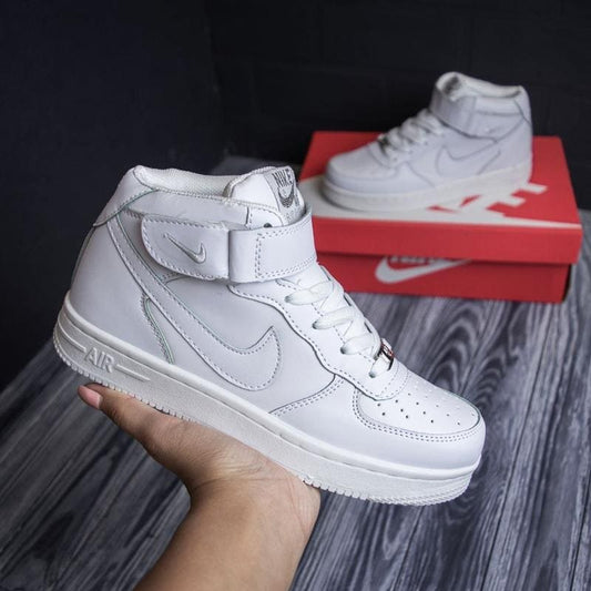 Bota Nike Air Force 1 – Icónica, moderna y resistente
